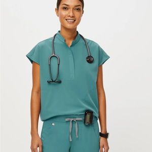 Figs Hydrogreen Scrub Set- Rafaela Top- Small/ Yola Scrub Pants- Medium
